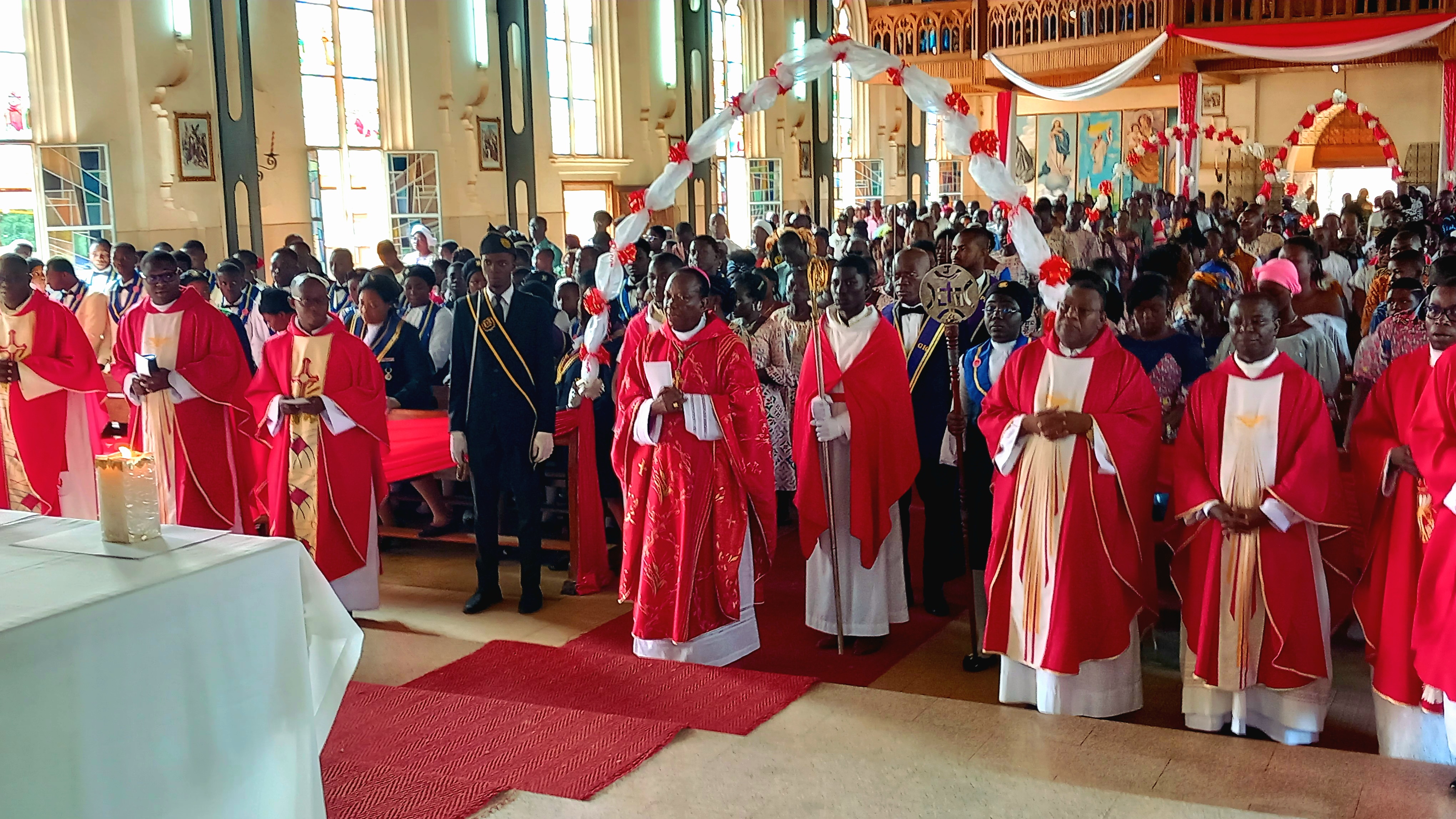 SOLENNITE DE LA PENTECOTE : LA CATHEDRALE SAINT-ESPRIT DE KPALIME A CELEBRE SA FETE PATRONALE